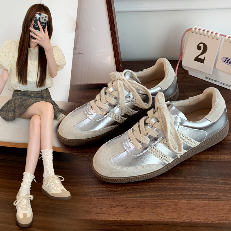 322-1 Widened plus size 2024 Autumn New Retro Lace Joker Flat Casual German Training Shoes for Women