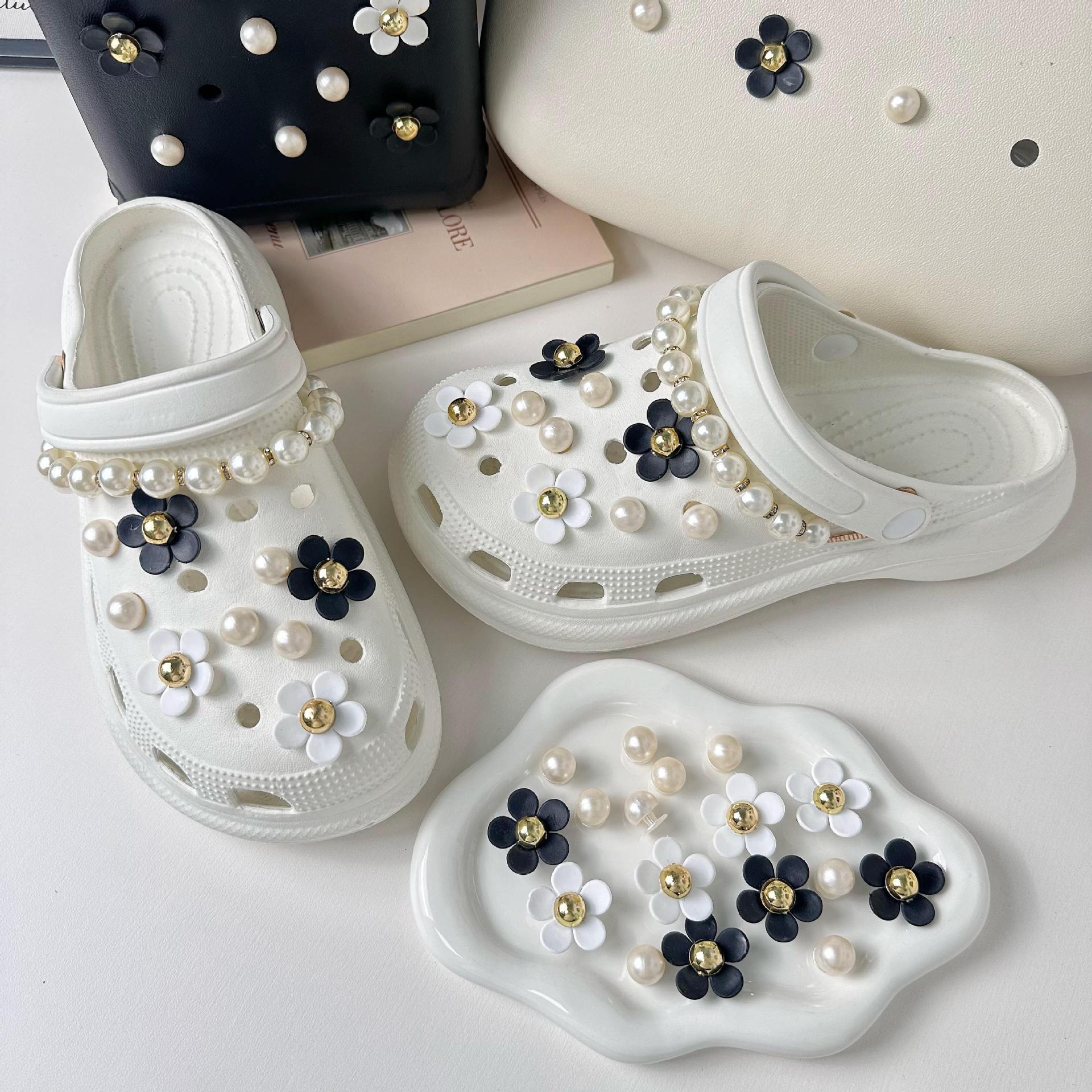 Cross-border Hole Shoes Shoes Flower DIY Accessories Black and White Flower Pearl Series suit Shoelaces Decorative Shoe Buckle Stereoscopic Accessories