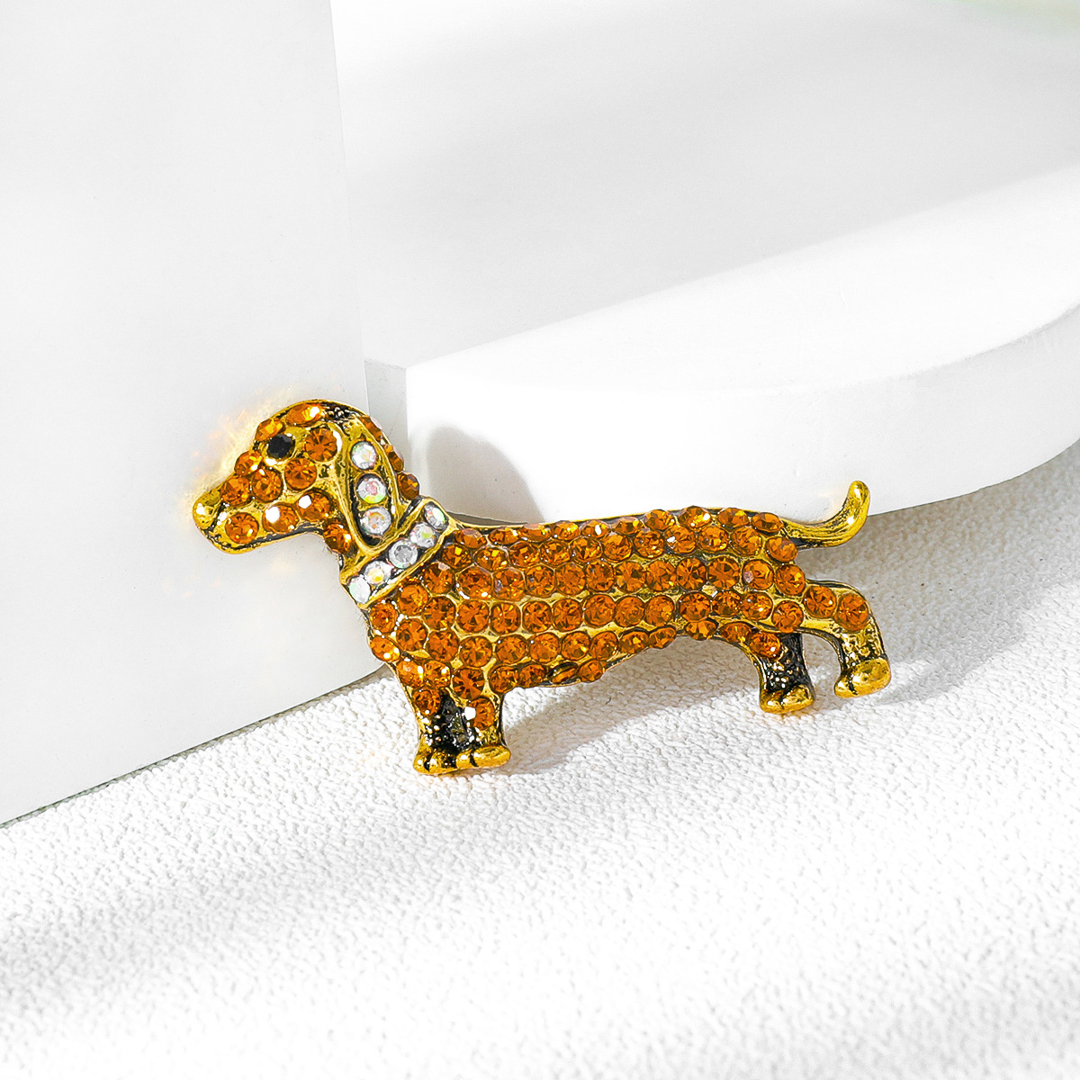 New Exquisite and Versatile Animal Brooch, Temperament Puppy Clothing Accessories Pin