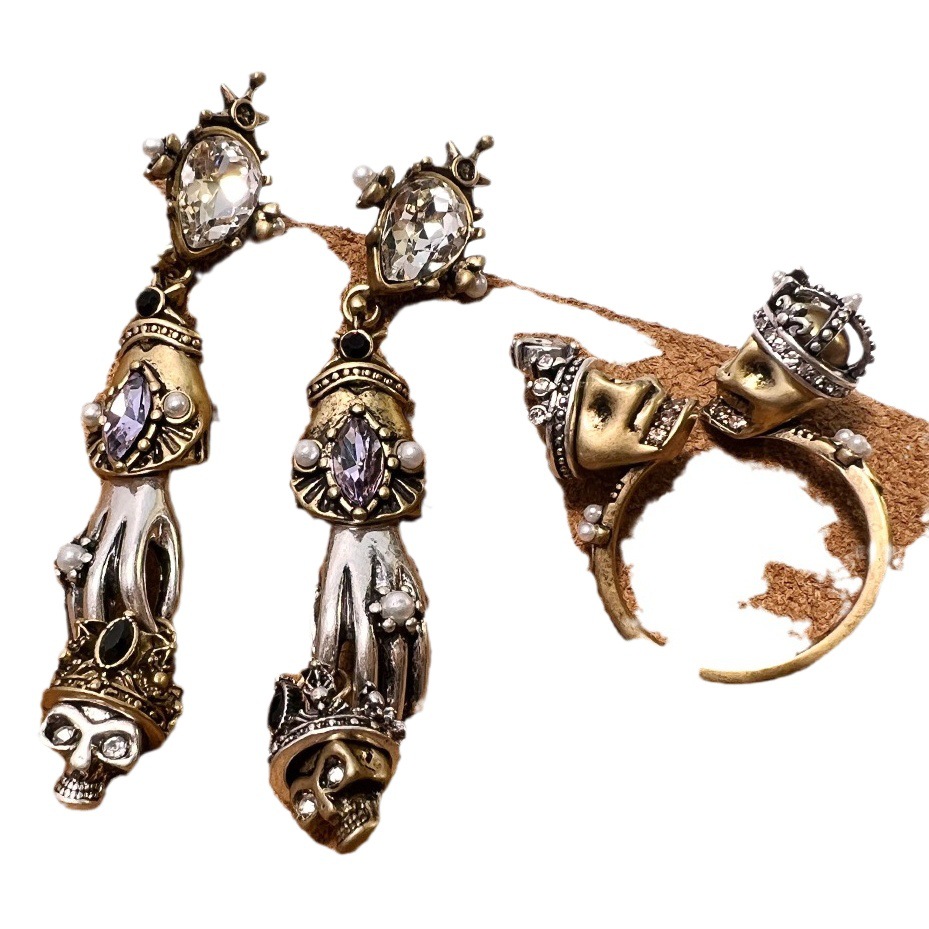 Maijia ghost head earrings ring hot selling bronze distressed mid-ancient micro-inlaid heavy industry punk sweet cool style ring earrings