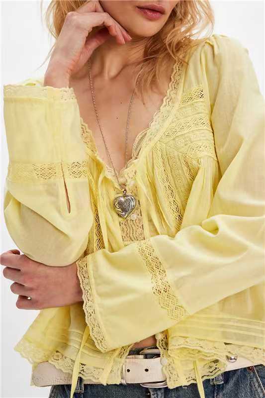 Picture of New French Niche Top Autumn Lace Shirt U-shaped Lace Collar Shirt Long-sleeved Lightweight Unique Beautiful Small Shirt