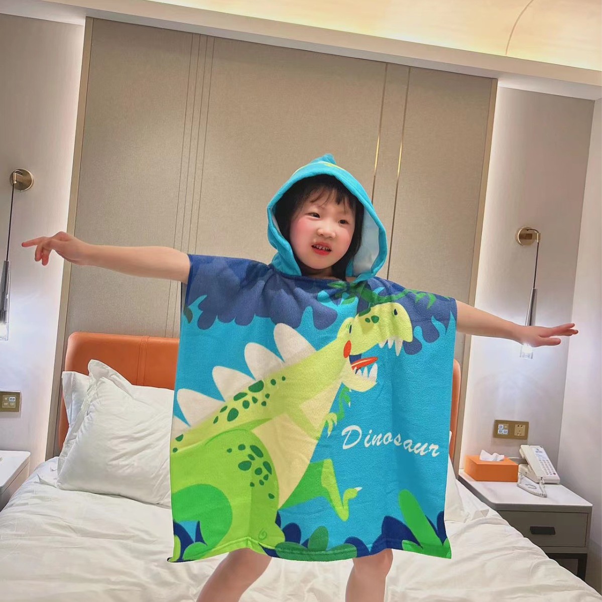 Picture of Cute Cartoon Children's Bath Towel Cloak Soft Skin-friendly Hair-free Bath Water Absorbent Quick-drying Wearing Baby Bath Towel