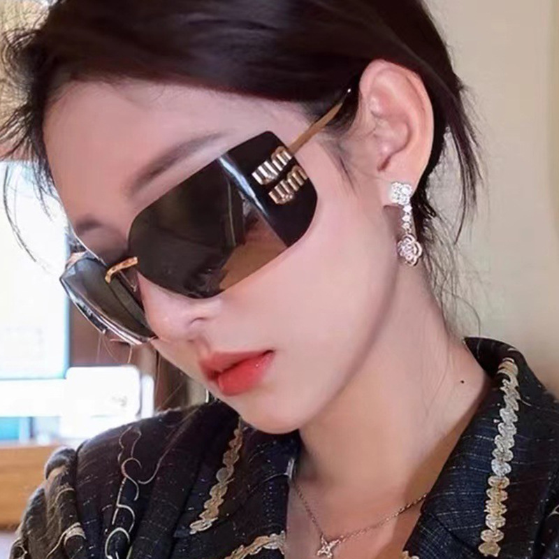 Picture of European and American Rimless Slimming High-End Sunglasses 2025 New Retro Internet Celebrity Sunglasses Millennial Hot Girl Sunglasses