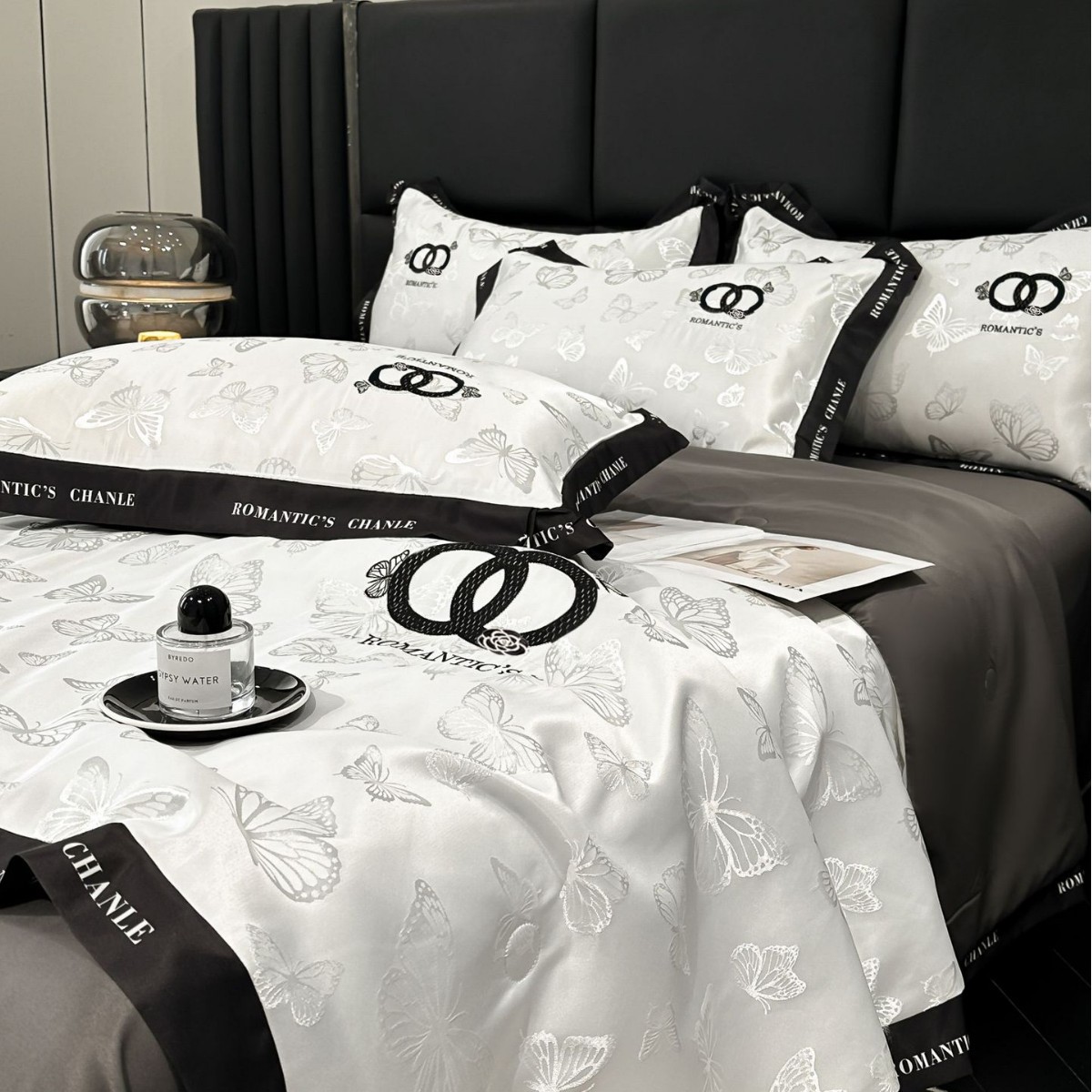 Picture of Class A Ice Silk Summer Quilt Air-conditioning Quilt Bed Cover Bed Sheet Four-piece Set Advanced Light Luxury Embroidered Summer Cool Quilt Summer Thin Quilt