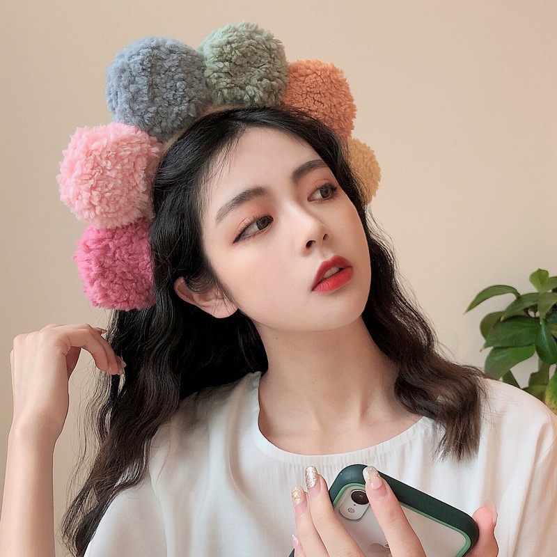 Picture of Special Headband for Face Washing for Women 2025 New Autumn and Winter Cute Bear Headband Hairband Hairpin Hair Accessory Plush Headwear