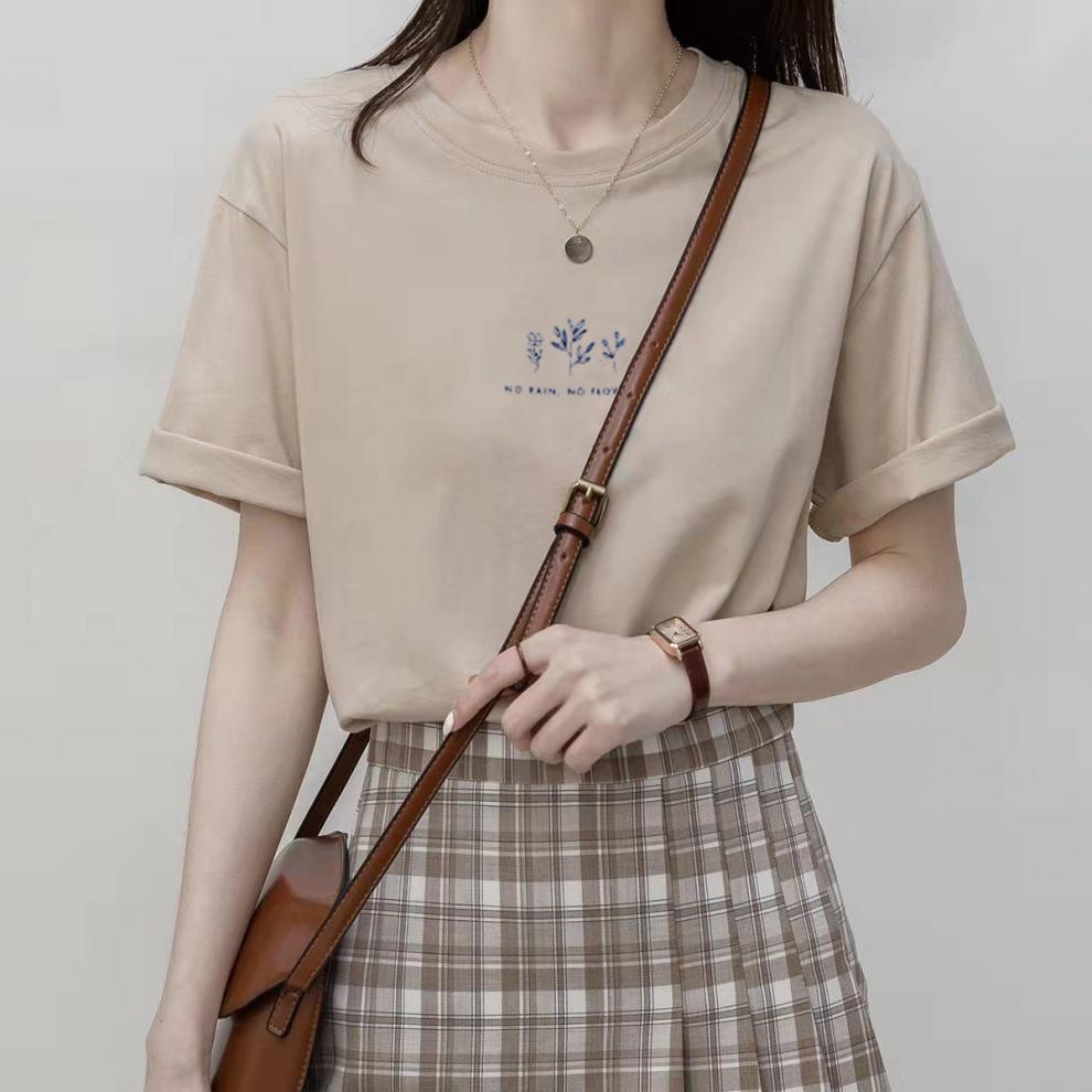 Picture of Short-sleeved Korean-style Round Neck T-shirt Women's Summer Loose Plant-printed Casual Solid Color Hot Student's Half-sleeved Top