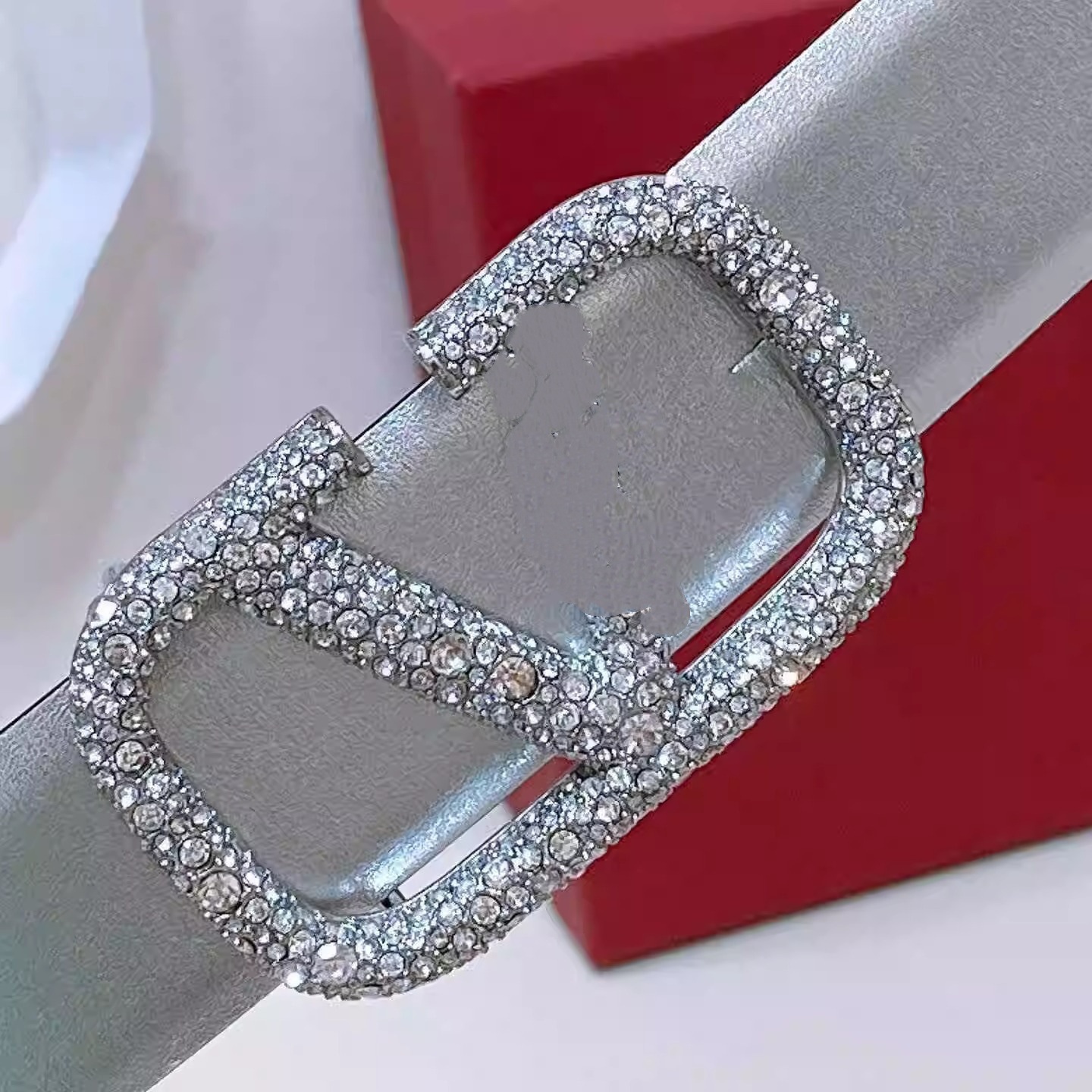 Women's Belt with V-Shaped Rhinestones, Genuine Leather Belt, Simple and Versatile Decoration for Jeans, Skirts, and Suits