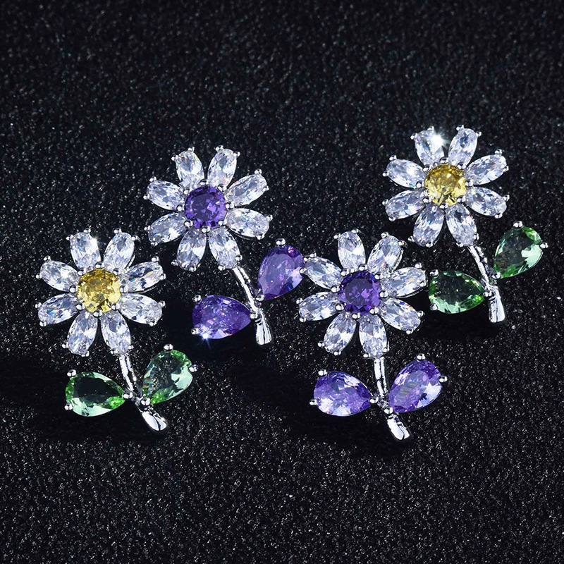 Cao Shi star same style high-grade light luxury niche design small flower earrings 2023 daisy earrings earrings earrings