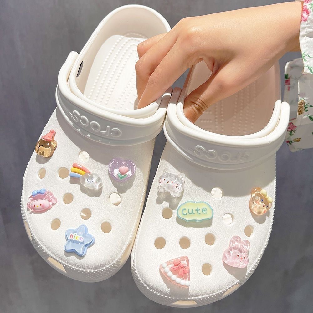 Love little girl accessories decorations heart animal accessories ins cute shoe buckle shoes buckle small moving transparent shoes