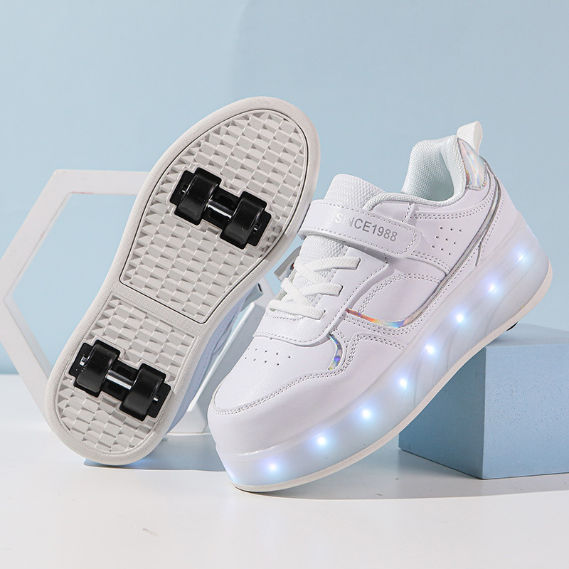 Autumn and Winter new four-wheel walking shoes boys and girls walking roller skating shoes high-looking campus students with four-wheel shoes