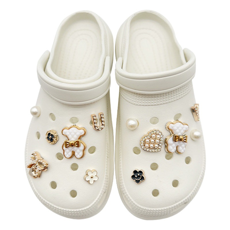 Hole Shoes DIY Accessories Cartoon Bear Decorative Buckle Stereo Shoe Flower Detachable Buckle Cross Vamp Accessories