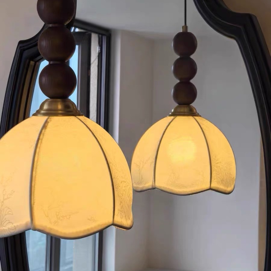 Picture of Bedroom Bedside Chandelier Middle Ancient French Retro American Nanyang Style Restaurant Bar Fabric Small Chandelier Chandelier