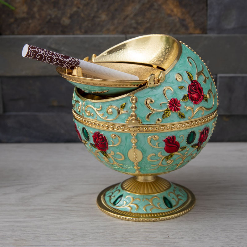 Scandinavian Accessible Luxury Creative Anti-Fly Ash Windproof Ashtray Personalized Spherical Ash Tray with Lid Metal Household Ashtray