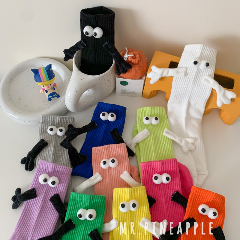 Holding Hands Socks for Couples, Magnetic Suction Internet Celebrity Mid-Calf Socks for Men and Women, Colorfulful Dopamine Doll Cartoon Long Sports Socks