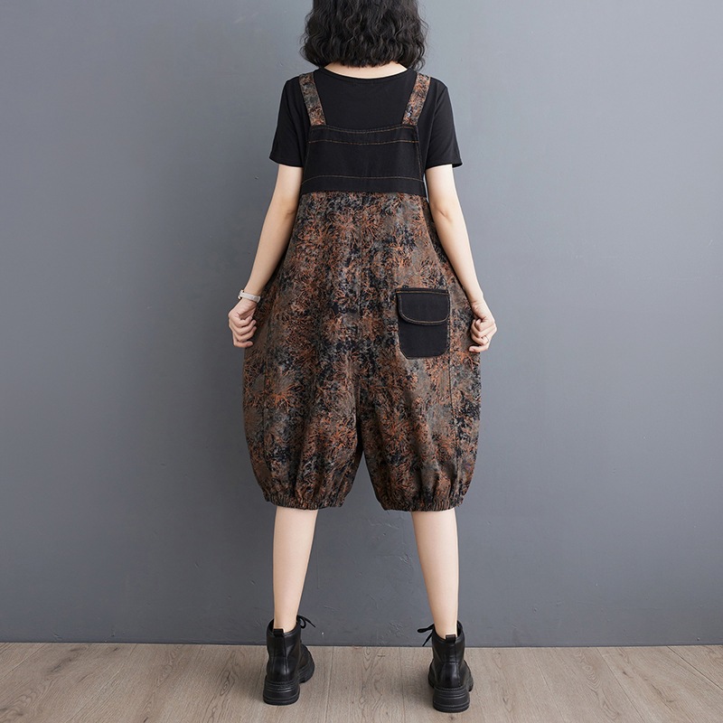Picture of Real Shot in stock 2025 Summer New Loose plus size Retro Printed Large Pocket Five-point Over-the-knee Denim Overalls for Women
