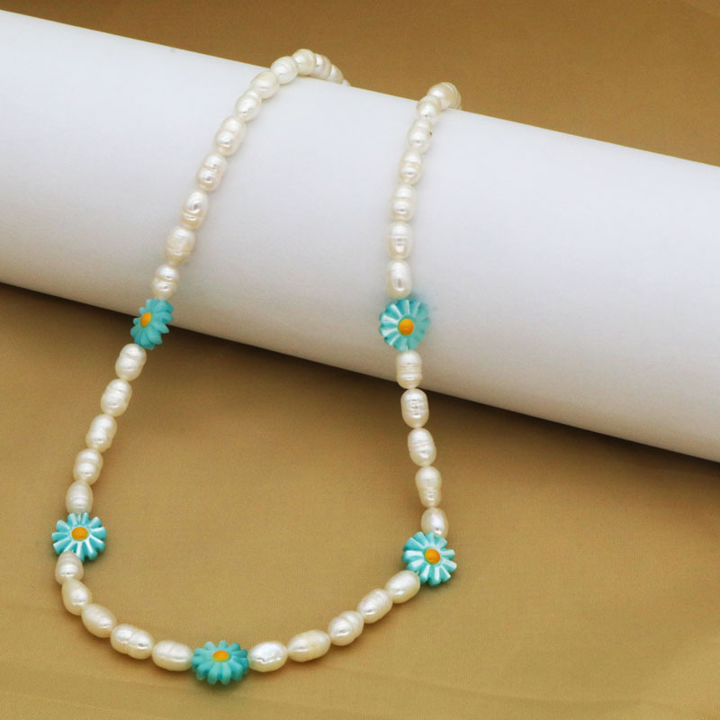 Picture of Korean Retro ins Niche Flower Baroque Natural Freshwater Pearl Necklace Women's European and American Light Luxury Simple Necklace