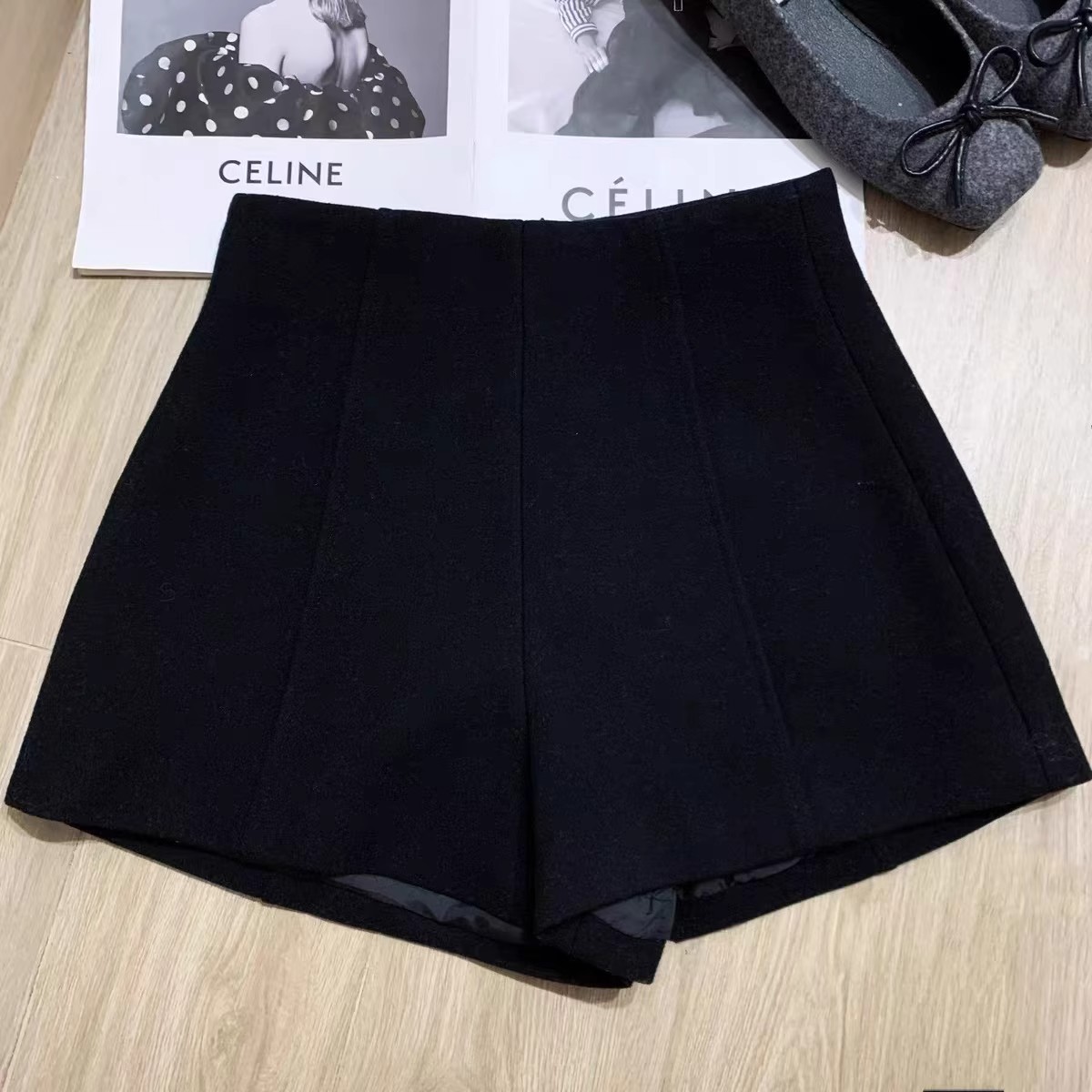 2024 Woolen Shorts Women's Autumn and Winter Elegant Joker Spice Girls Slimming Casual Wide Leg Hot Pants Wear A- Shaped Boots