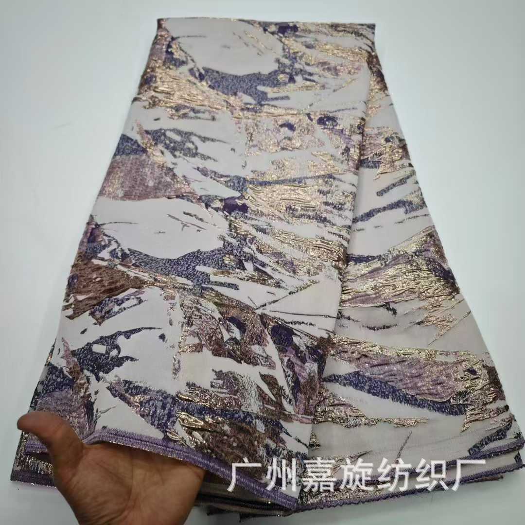 Picture of Two-tone Gilded Yarn-dyed Pattern Jacquard Fabric Vintage Cheongsam Fashion Fabric African brocade Lace