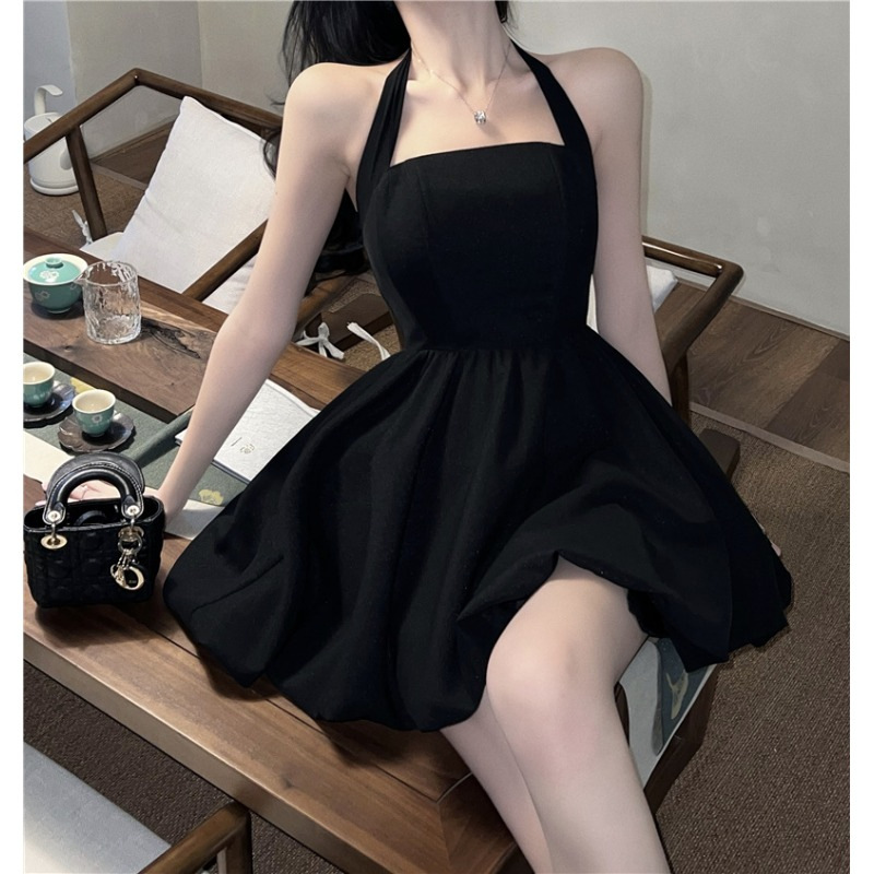 Pure Desire Spice Girl Dress with Inner Neck Hanging Strap Women's 2023 Summer Tight Waist Slimming Elegant A- line Short Skirt