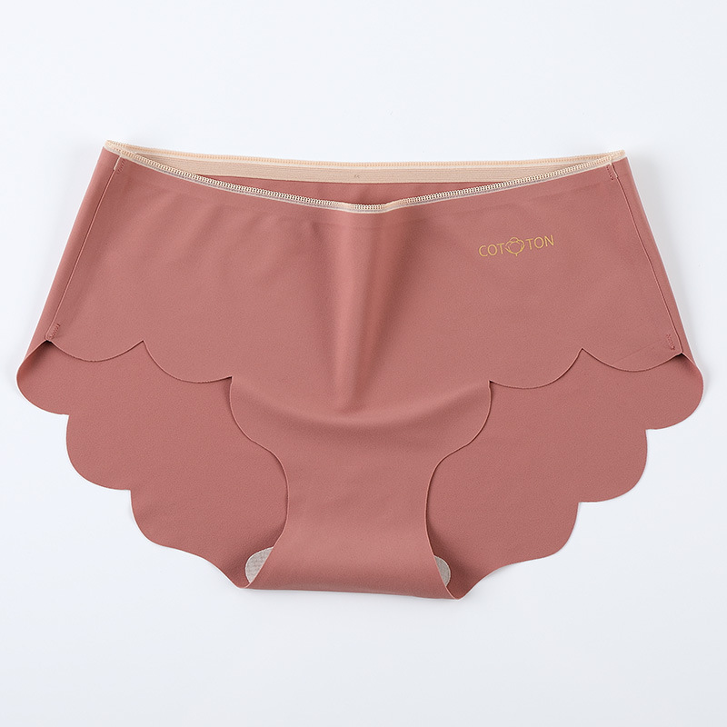 Picture of Women's Pure Cotton Antibacterial Crotch Seamless High-Elastic Cotton-Feel Triangle Briefs in Japanese and Korean Style