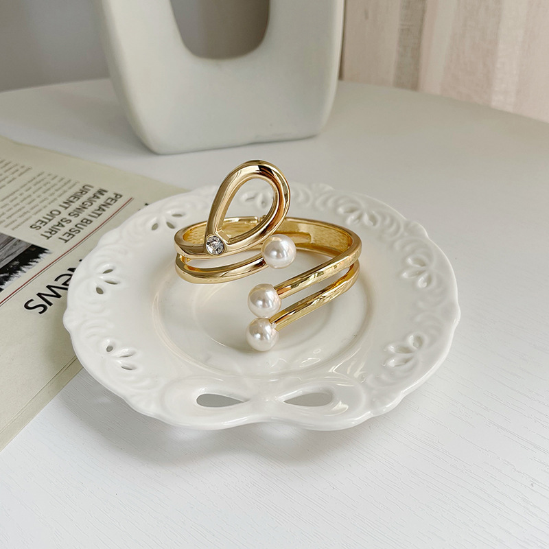 Picture of Wholesale Light Luxury Curtain Strap Metal Diamond Pearl Curtain Buckle Punch-free Magnetic Curtain Clip Home Curtain Rope