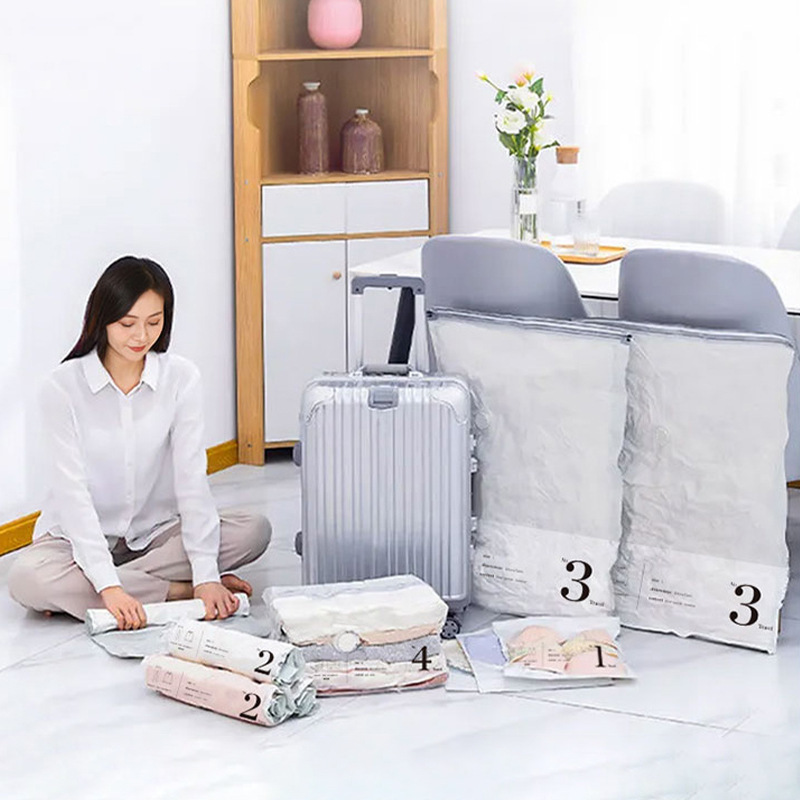 Picture of Non-pumping hand roll vacuum compression bag luggage special clothing travel storage down jacket air clothes bag