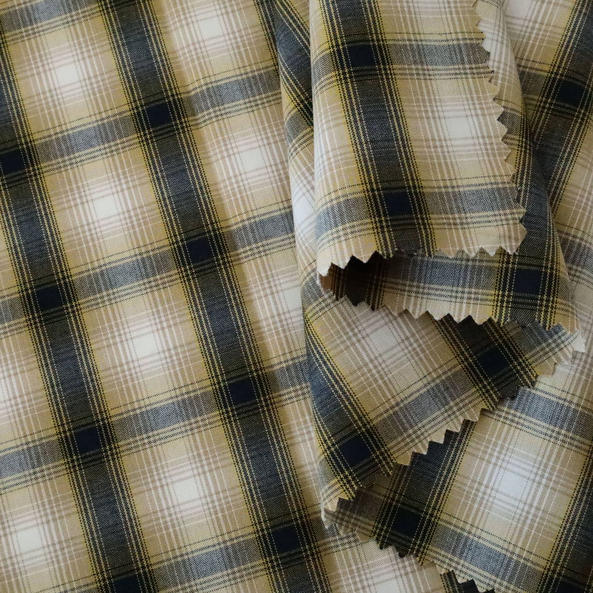 Picture of 40 cotton yarn-dyed shirt dress men's women's children's clothing in stock plaid fabric