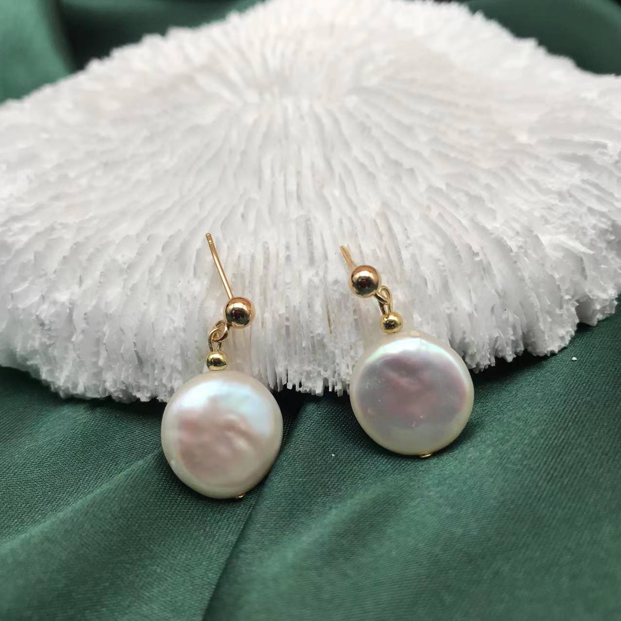 Natural Freshwater Round Baroque Pearl Women's Elegant and Versatile Earrings, Earrings, Fashionable and Trendy Internet Celebrity Hot Style