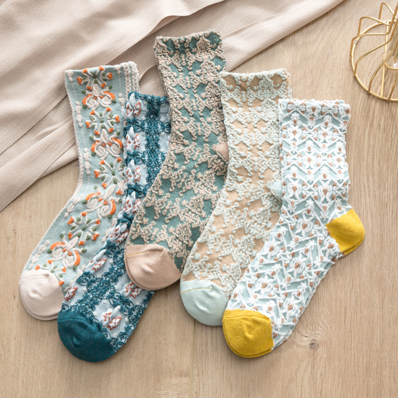 Three-dimensional floret socks for women Korean ins Hyun Hyun retro floret socks mid-tube women's socks fashionable mid-tube fashionable socks for women