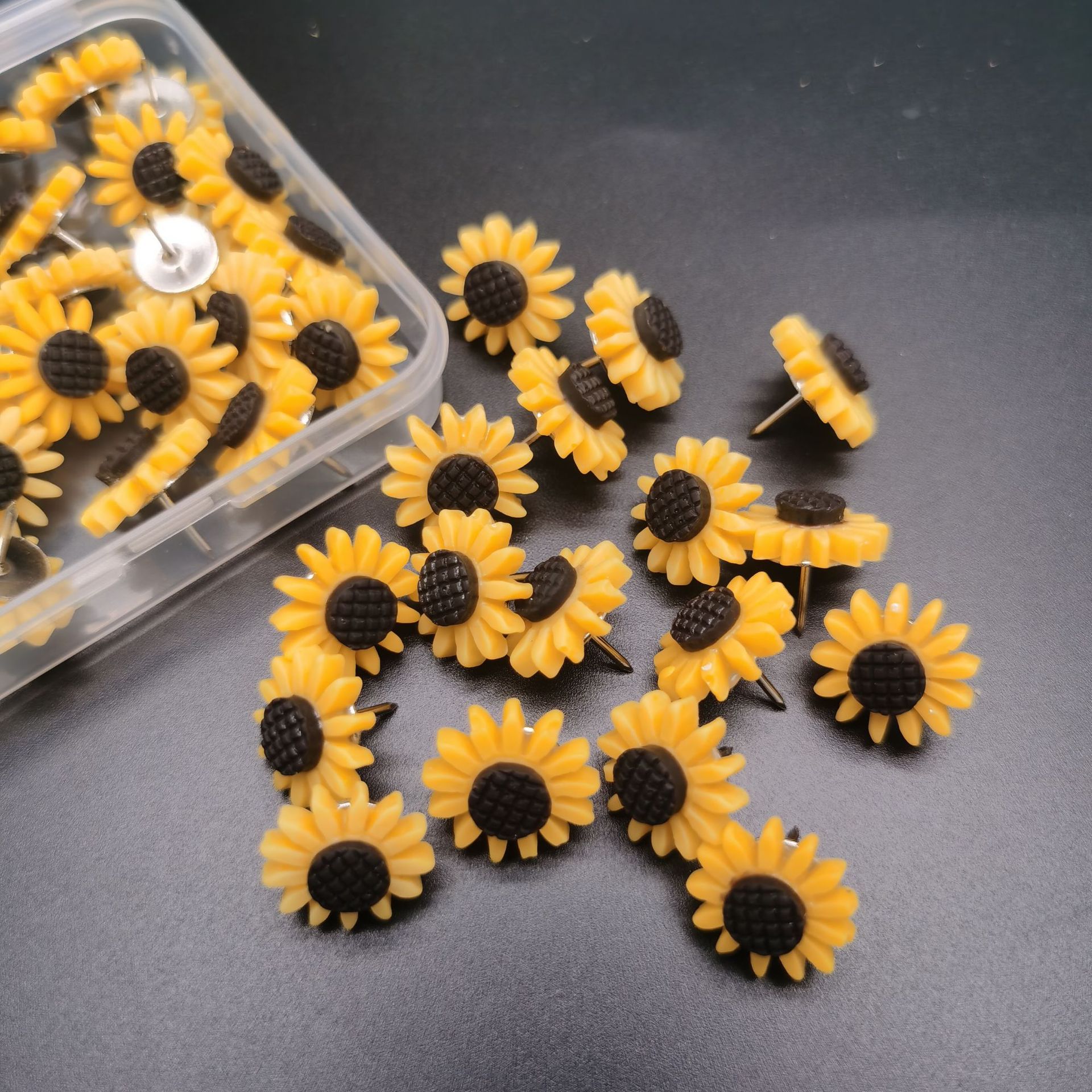 Picture of Cross-Border Manufacturer New Creative Thumbtacks Sunflower Sunflower Shape Thumbtacks Flower I-Shaped Nails Decorative Office Binding