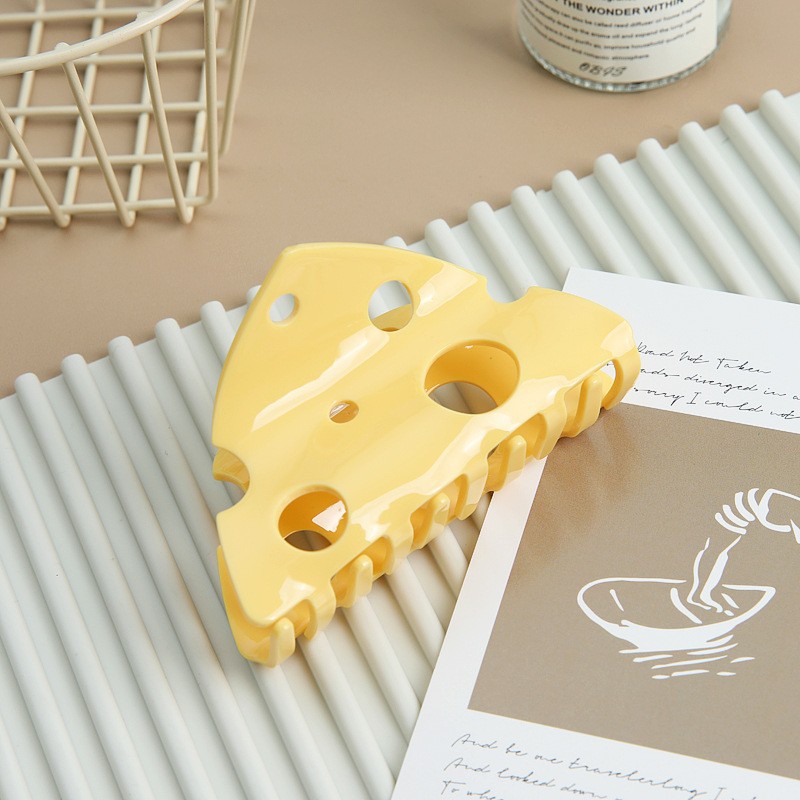 Picture of Tulip Cherry Grab Clip Premium 2024 New Maillard Grab Clip Cute Dalmatian Shark Clip Hair Accessories