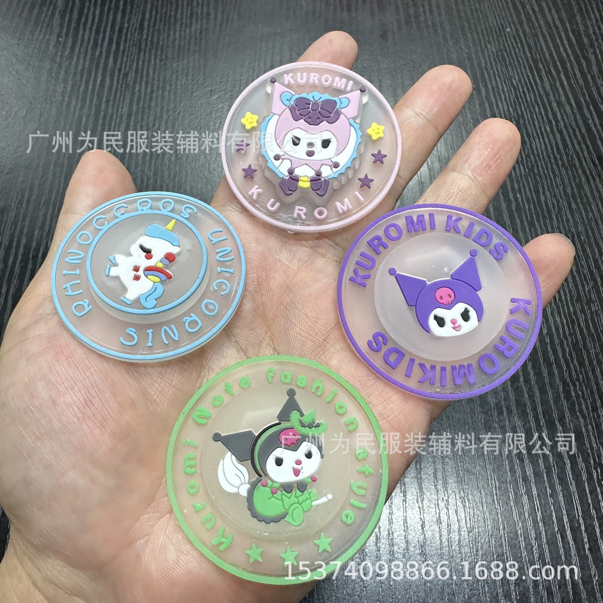 Factory wholesale bags shoes and hats clothing textile accessories accessories children's cartoon soft rubber flash lamp shell plastic standard
