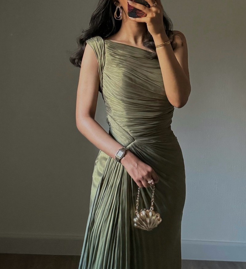 Picture of 2024 autumn and winter cross-border Europe, America and the Middle East foreign trade women's clothing independent station Amazon pleated streamer sparkling evening dress