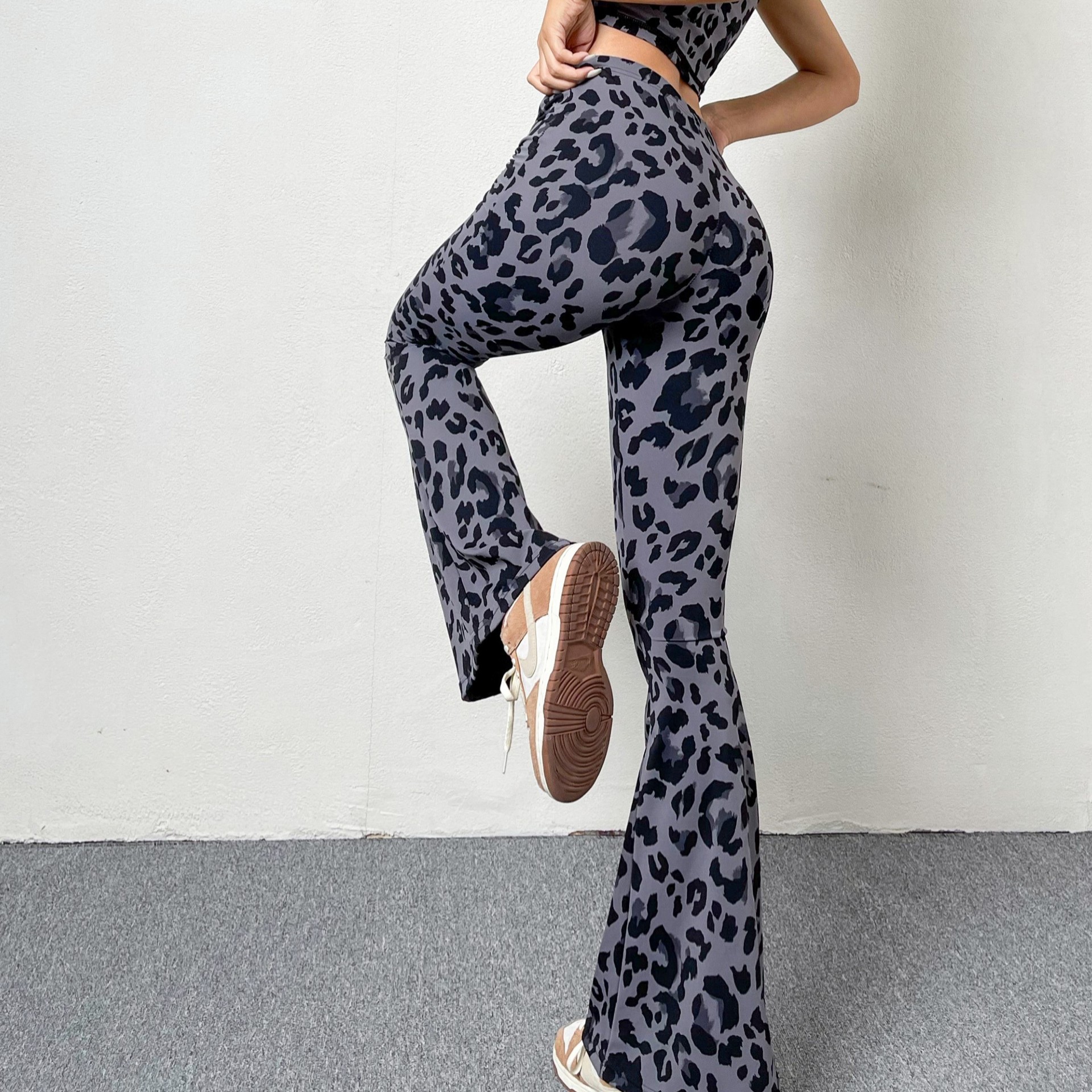 Cross-border European and American Leopard Print Trumpet Pants Women's Sports Fitness Yoga Dance Leisure Naked Sense Quick-drying Slim-fit Hip Lifting Autumn