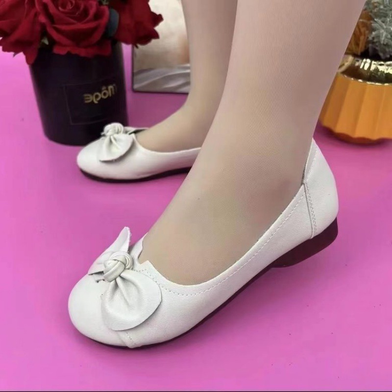 Soft Leather Soft Bottom Bean Shoes New Spring and Autumn Mother Shoes Slip-on Beef Sole Round Head Flat Shallow Mouth Shoes Women