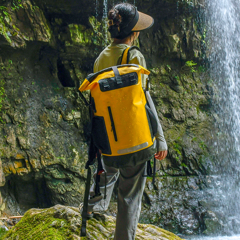 Amazon Hot Sale in stock Wholesale 35L Outdoor Waterproof Backpack Rafting Waterproof Bag pvc Waterproof Bag