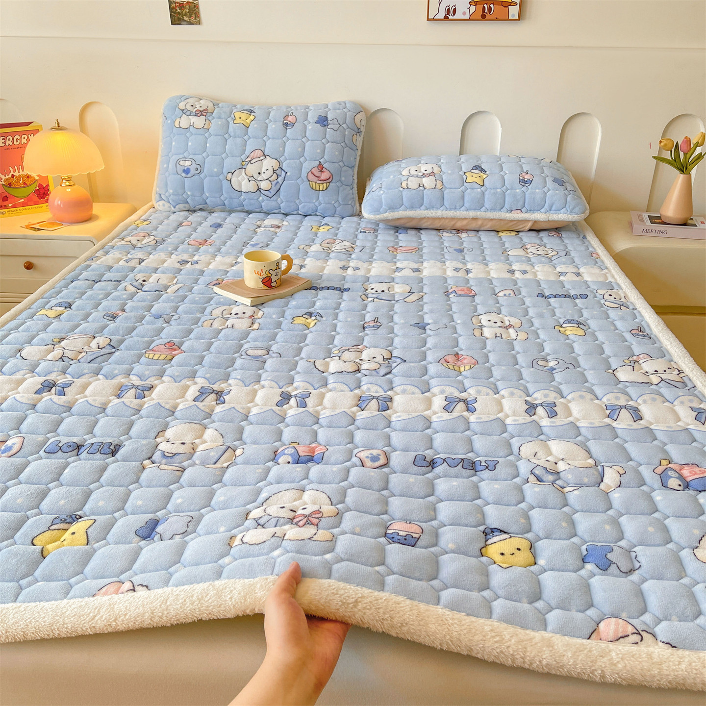 Picture of Class A maternal and child milk velvet mattress autumn and winter foldable washed anti-static home student dormitory bed cushion