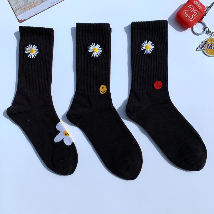 Korean Hong Kong Fashion Brand Street Skateboard Sports Socks Harajuku Embroidered Flower Mid-Calf Black Cotton Socks Men's and Women's Stockings Wholesale
