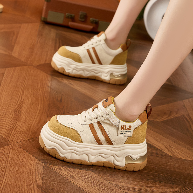 Picture of Thick sole inner increase moral training shoes women's 2025 dissolve shoes autumn and winter new white shoes fashionable and versatile casual board shoes