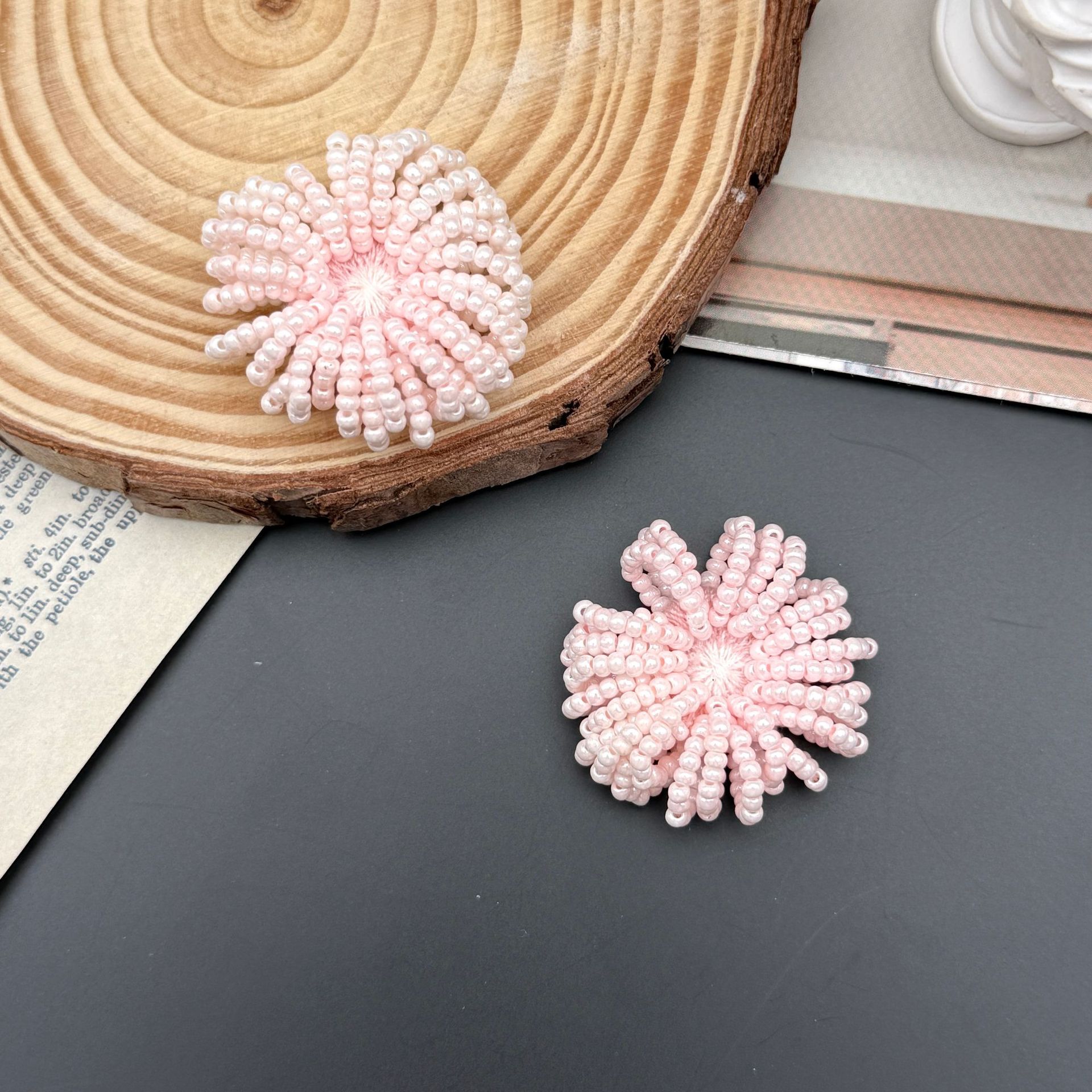 Picture of Small fresh daisy flower DIY hand-woven beaded hairpin hair ornament earrings material accessories