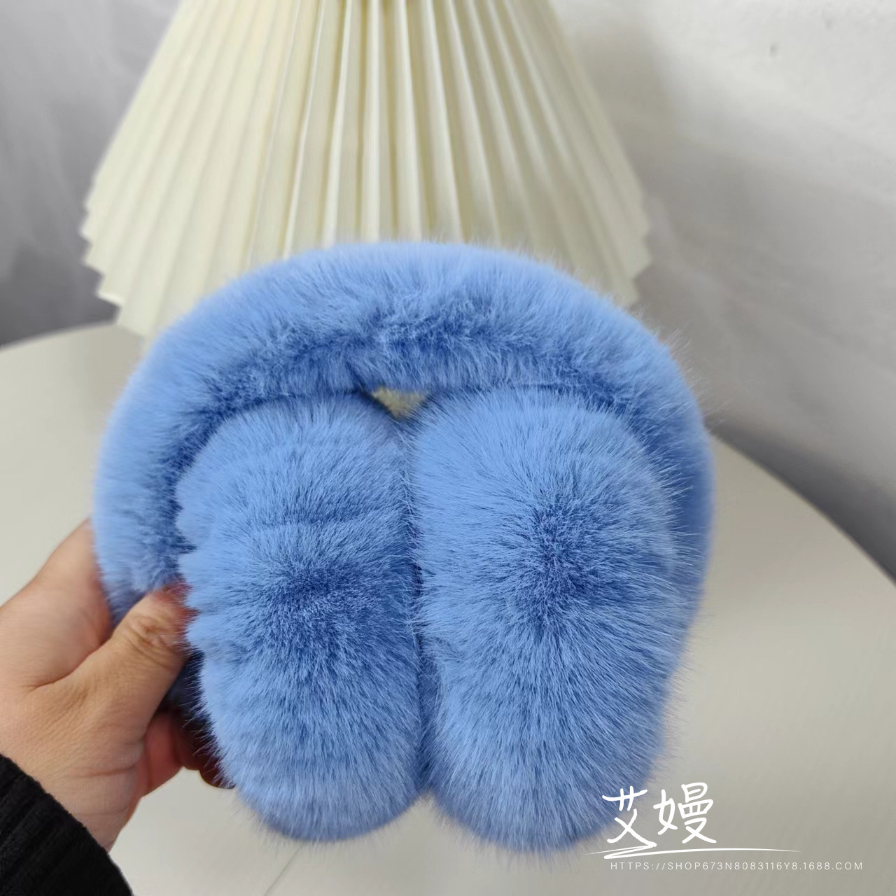 Picture of Earmuffs Women's Winter Warm Earmuffs Earmuffs Earmuffs Cycling Anti-freeze Ear Protection Thickened Plush Students All-match Cold-proof Ear Warming