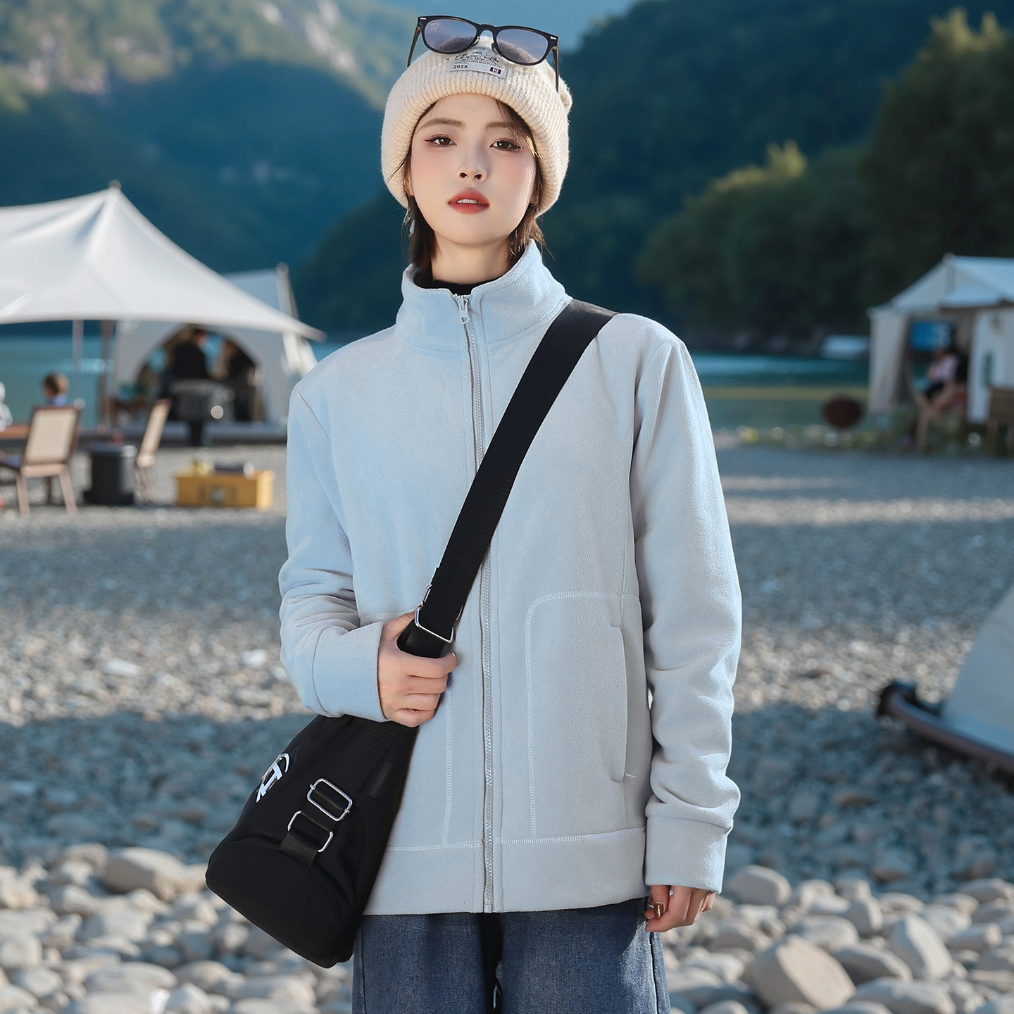 Picture of Casual and warm reversible fleece cardigan, unisex, autumn/winter outdoor windproof softshell jacket, layered with fleece jacket