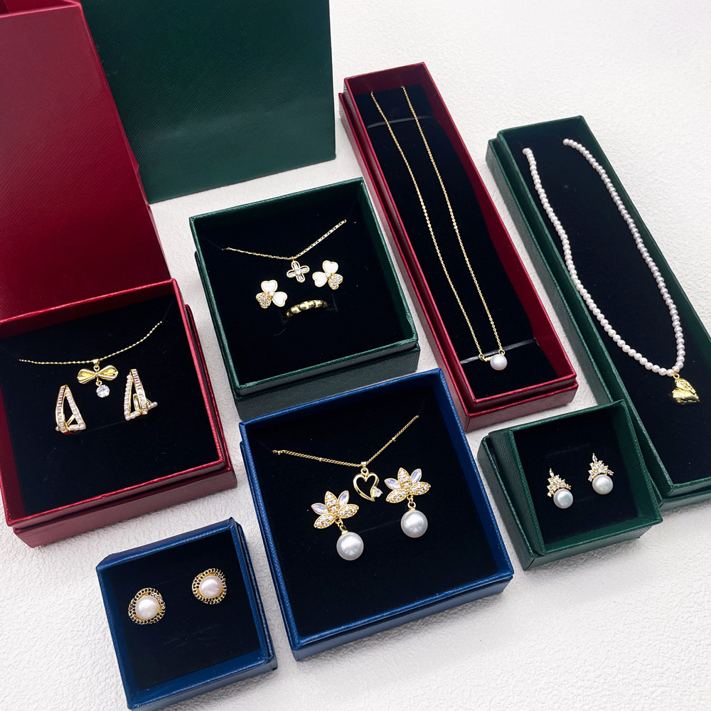 The Exclusive Single Piece of Three-Color Packaging Box Will Not Be Shipped. Please Contact Customer Service for Rhinestones for Details