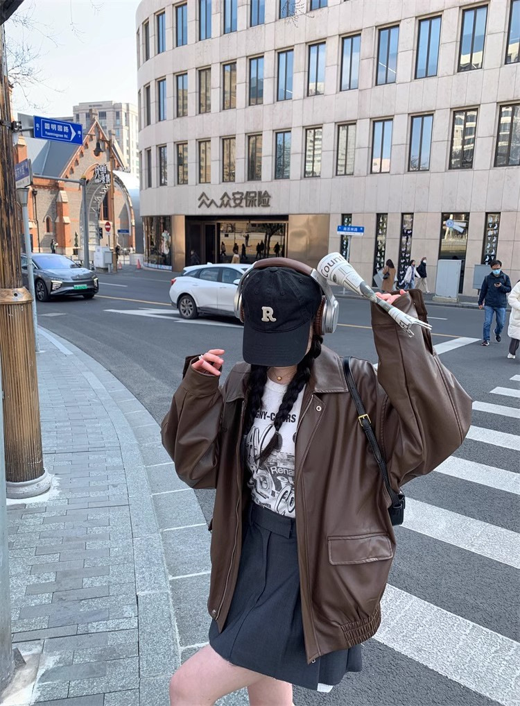 Picture of Retro Brown Leather Jacket Women's Short 2024 Spring and Autumn Small Korean Style Loose Leather Jacket Handsome Motorcycle Jacket