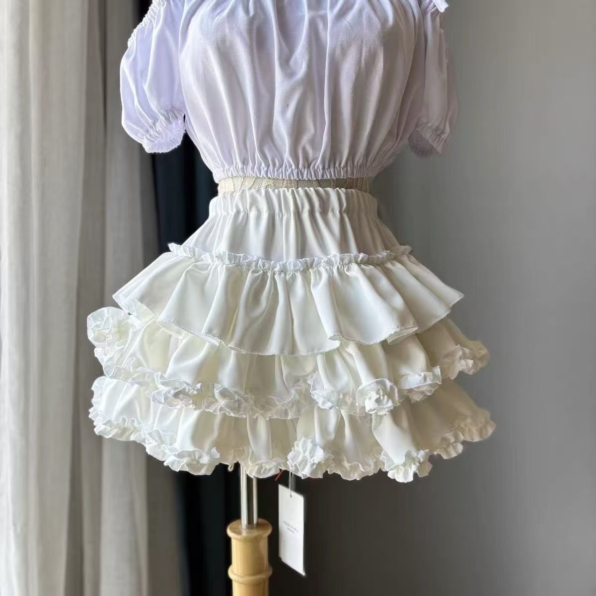Multi-layer cake Lolita small girl puffy bustle base puffy skirt pumpkin culottes white glass gauze