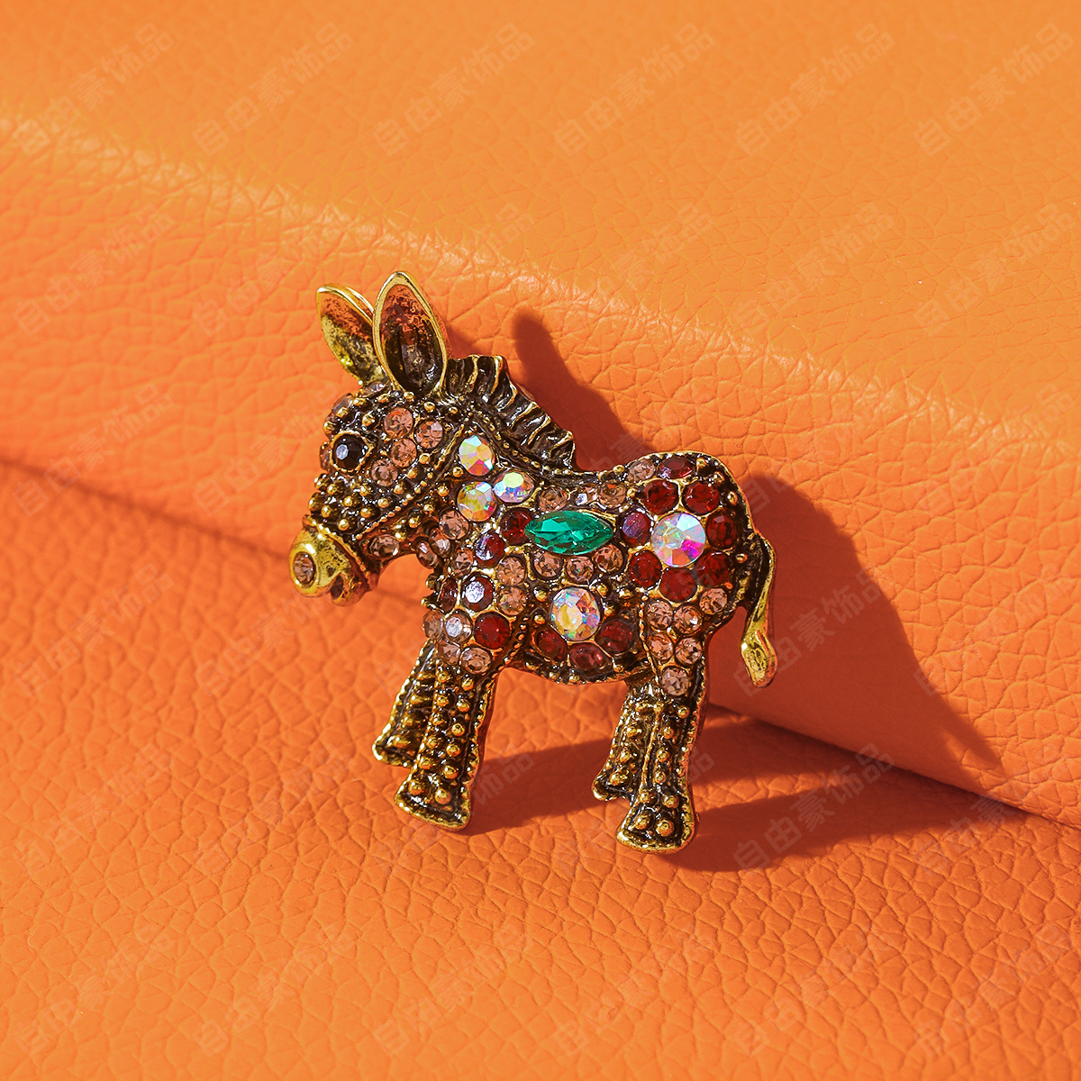 Picture of Europe and the United States cross-border new retro high-grade brooch diy creative fashion pin clothing accessories animal corsage factory straight