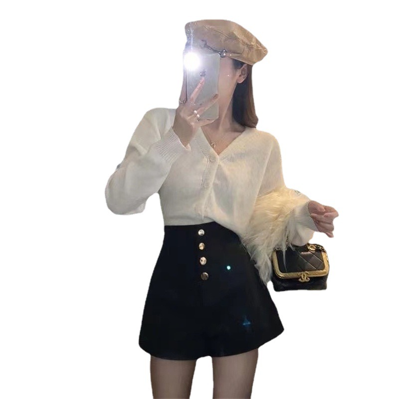 Picture of Women's Summer 20203 New Western-style Slimming Small All-match Casual Hot Pants High Waist Single-breasted Elegant