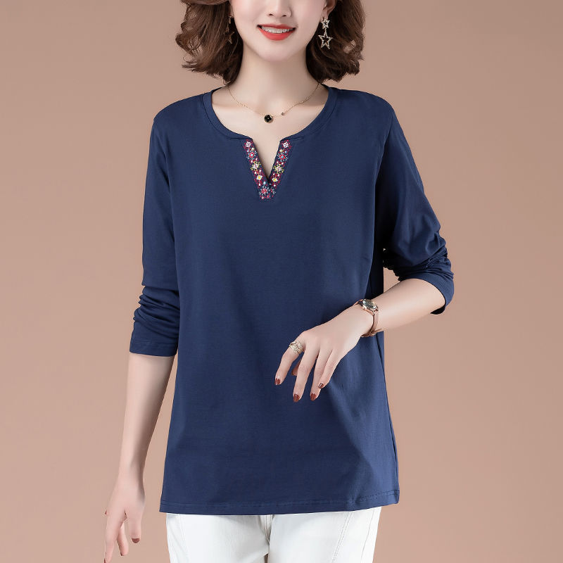 2021 new long-sleeved T-shirt women's V-neck Western style loose casual bottoming shirt mother loose belly covering age reducing top women