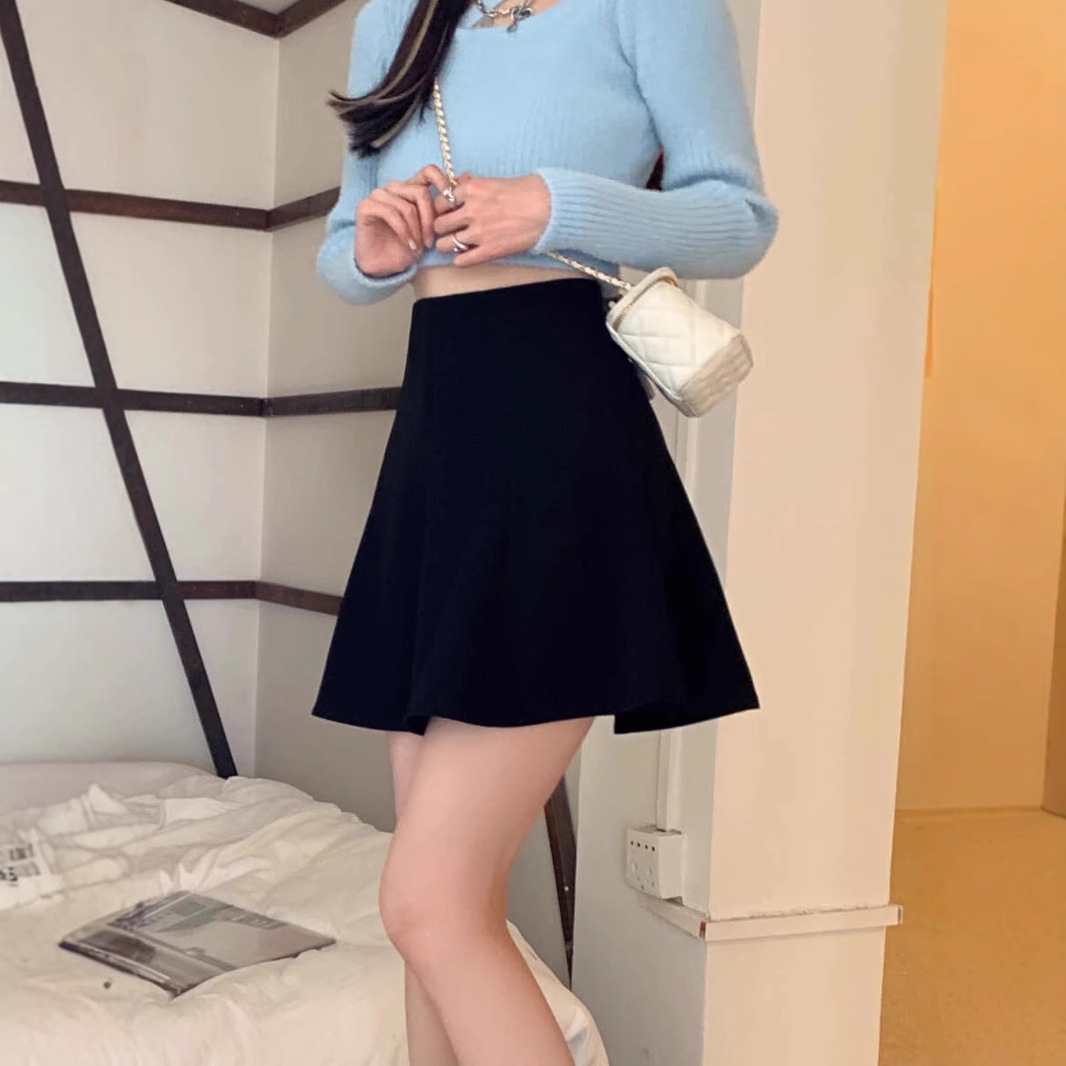 2025 New Autumn and Winter Black Pleated Wool Skirt Women's A- line Short Skirt Small Hip Umbrella Skirt