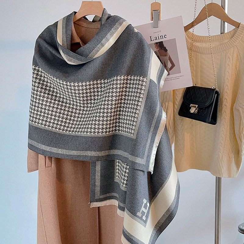 Picture of Imitation cashmere scarf for women, winter gift box, spring/autumn outer layer, thickened warmth, high-end mom qipao shawl for office